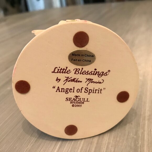 Water Globe "Angel Of Spirit" Ornament - Picture 3 of 3